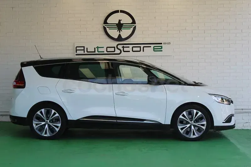 Usado Renault Grand Scénic IV Zen 130 CV (95 kW) 2017 Blanco Monovolumen