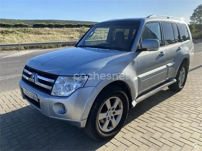 Usado Mitsubishi Montero 170 CV (125 kW) 2007 Gris / plata SUV