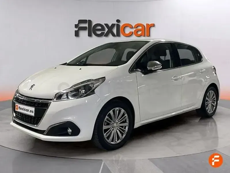 Usado Peugeot 208 Allure 110 CV (80 kW) 2018 Blanco Utilitario