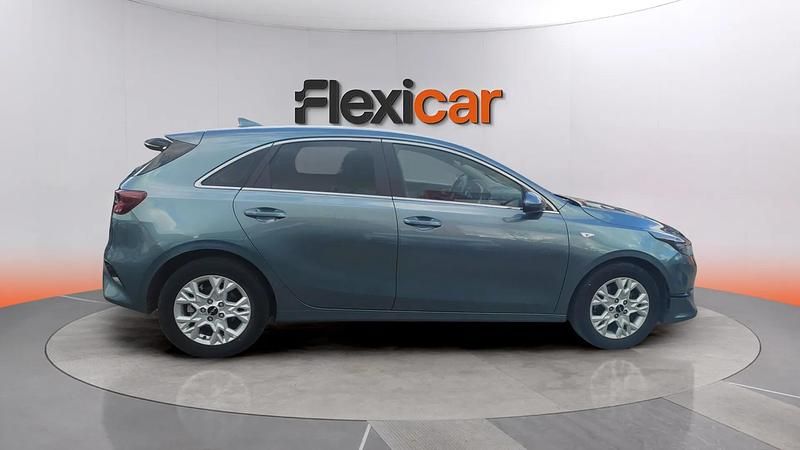 Usado Kia Ceed 101 CV (74 kW) 2022 Verde Utilitario