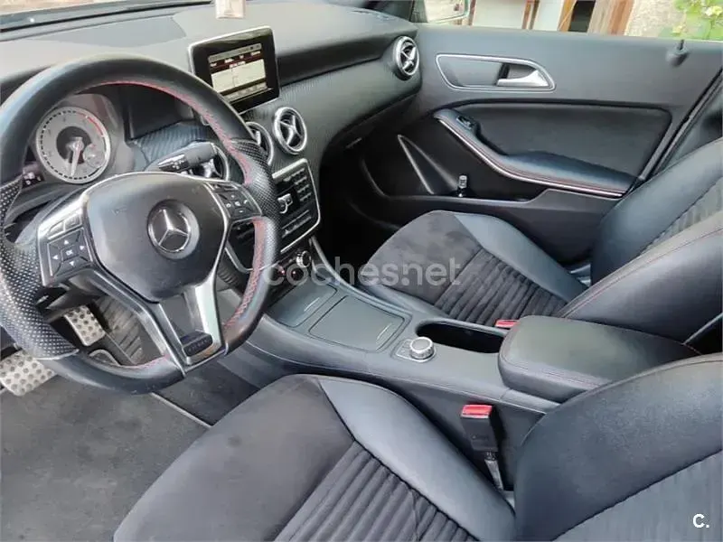 Usado Mercedes A200 AMG line 136 CV (100 kW) 2014 Gris / plata Utilitario