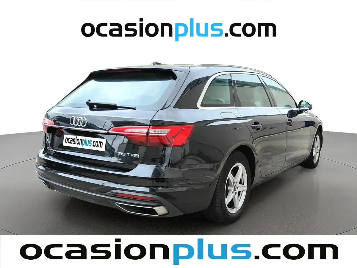 Usado Audi A4 150 CV (110 kW) 2023 Negro Familiar