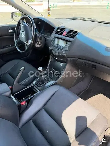 Usado Honda Accord Executive 140 CV (102 kW) 2005 Negro Berlina