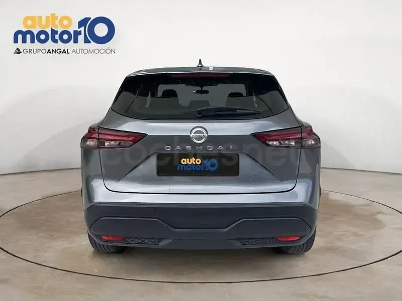 Usado Nissan Qashqai Acenta 140 CV (102 kW) 2022 Gris / plata SUV