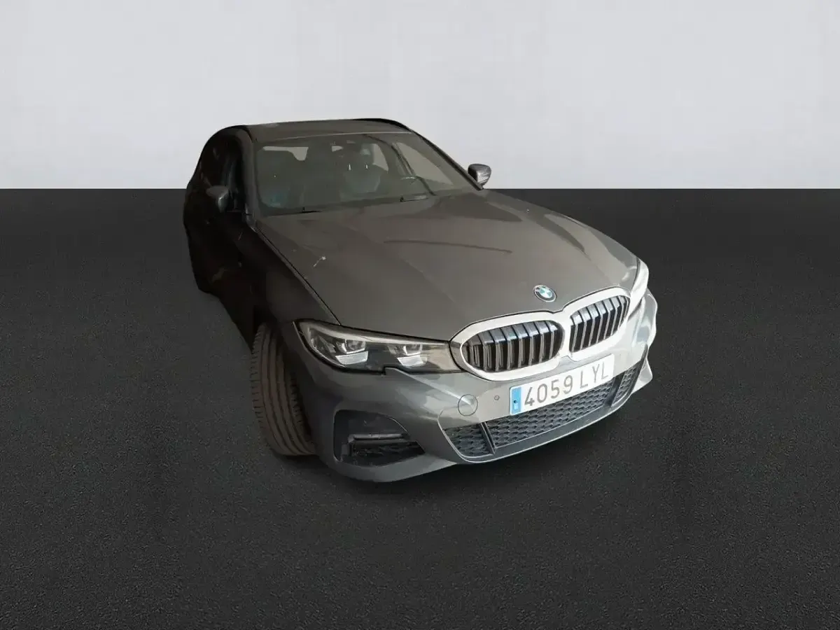 Usado BMW 318 Shadowline 150 CV (110 kW) 2022 Gris Familiar