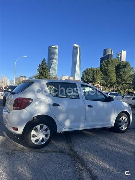 Usado Dacia Sandero Essentiel 73 CV (53 kW) 2019 Blanco Berlina