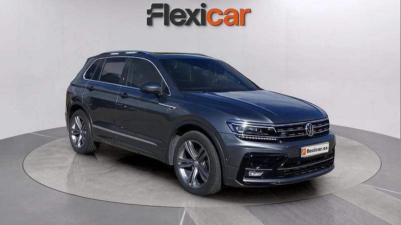 Usado VW Tiguan Sportline 151 CV (111 kW) 2019 Gris SUV