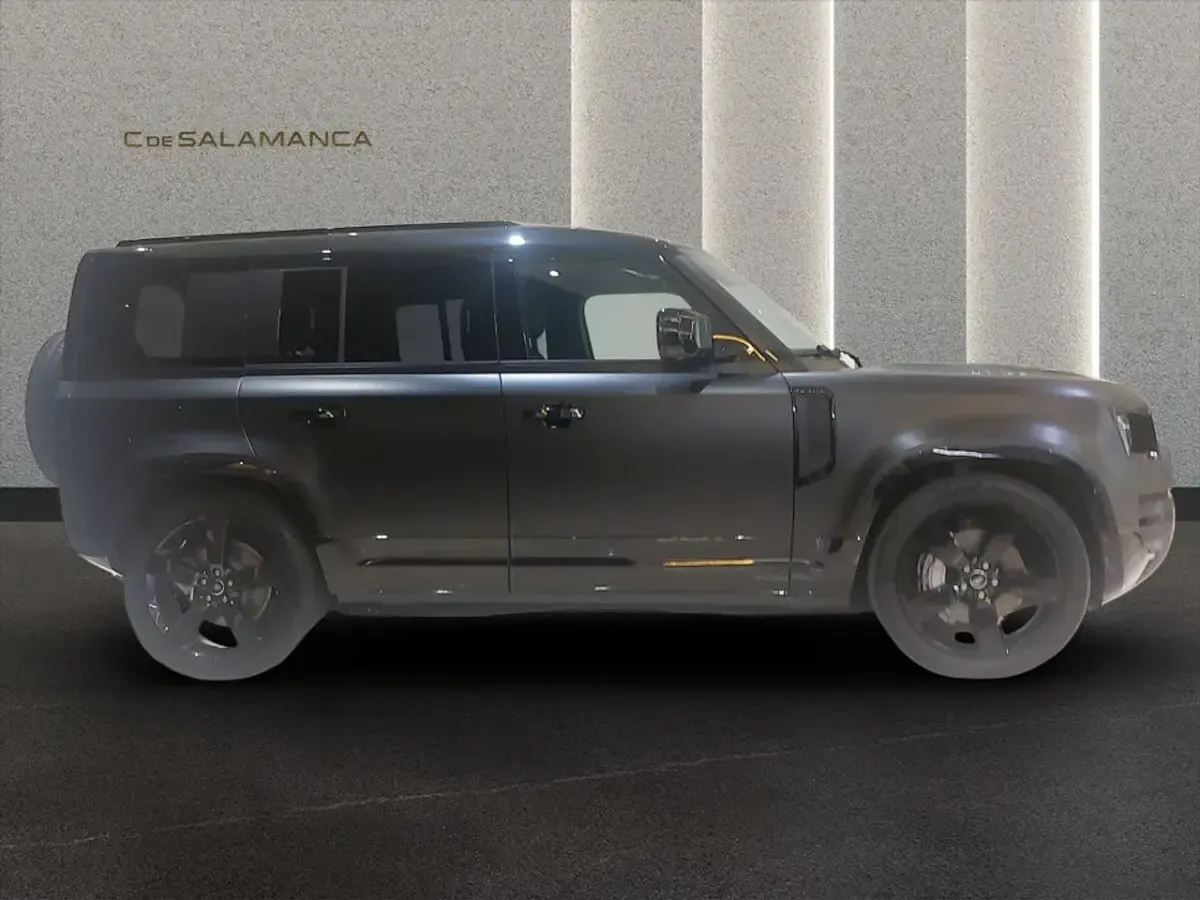 Usado Land Rover Defender SE Dynamic 300 CV (220 kW) 2025 Negro metalizado SUV