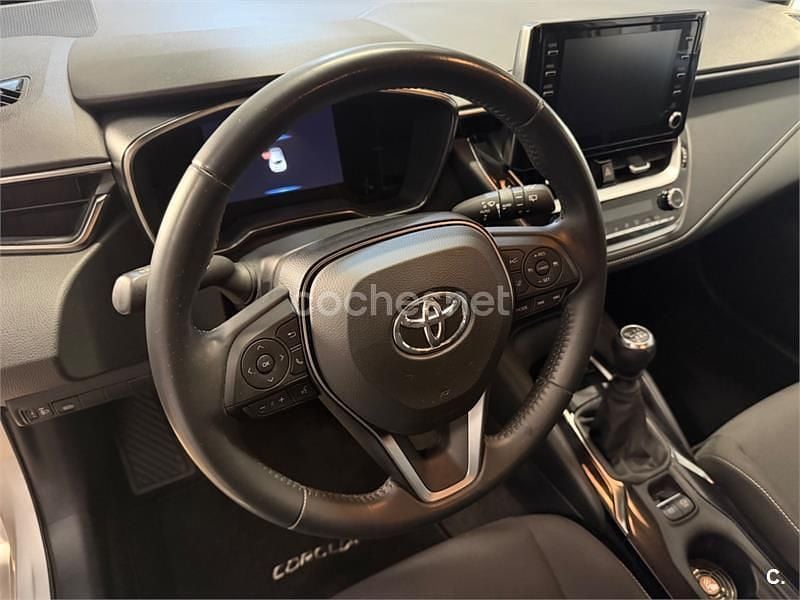 Usado Toyota Corolla Active 122 CV (89 kW) 2020 Gris / plata Berlina