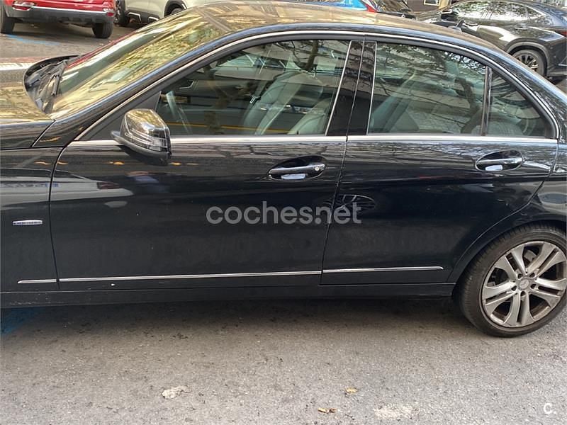 Usado Mercedes C220 Avantgarde 170 CV (125 kW) 2011 Negro Berlina