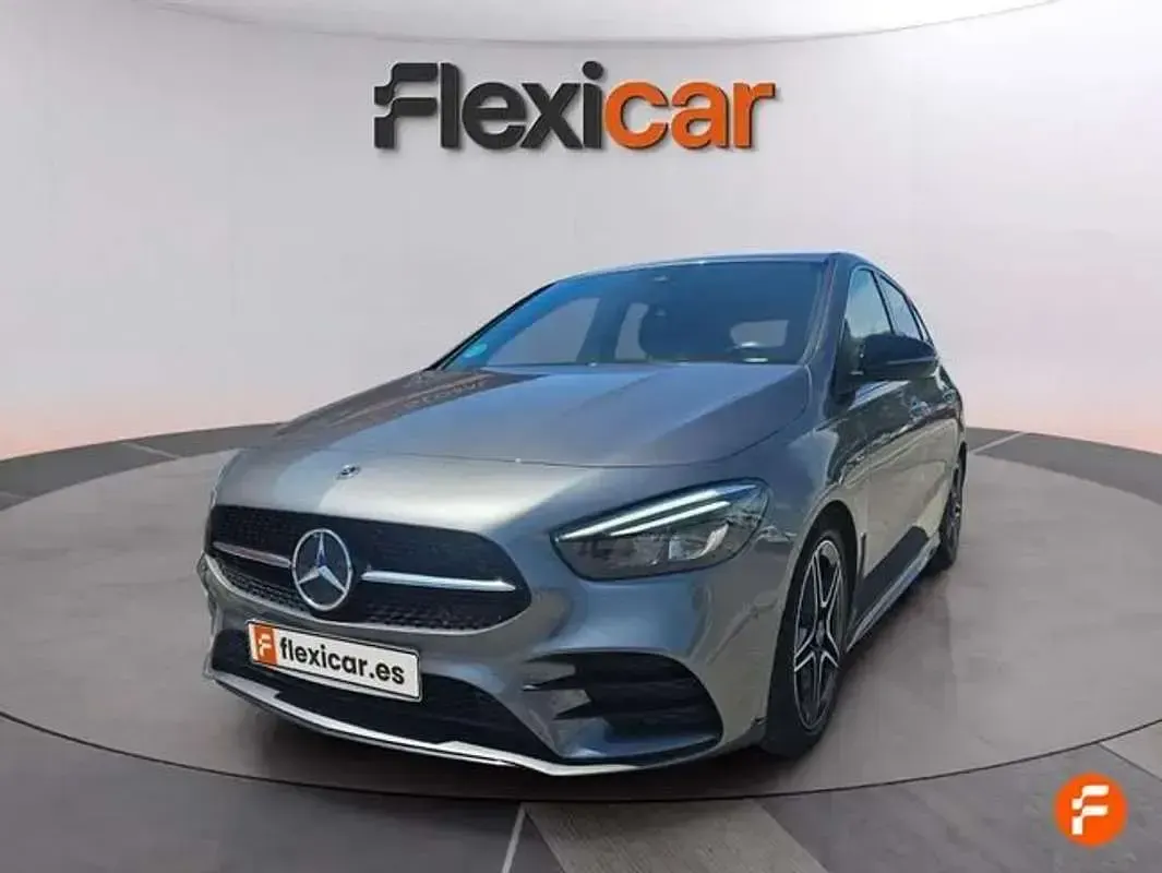 Usado Mercedes B200 150 CV (110 kW) 2022 Gris Monovolumen