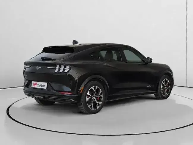Usado Ford Mustang Mach-E 197 kW (269 CV) 2023 Negro SUV