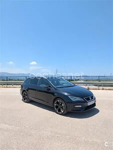 Usado Seat Leon ST Style 115 CV (84 kW) 2019 Negro Familiar
