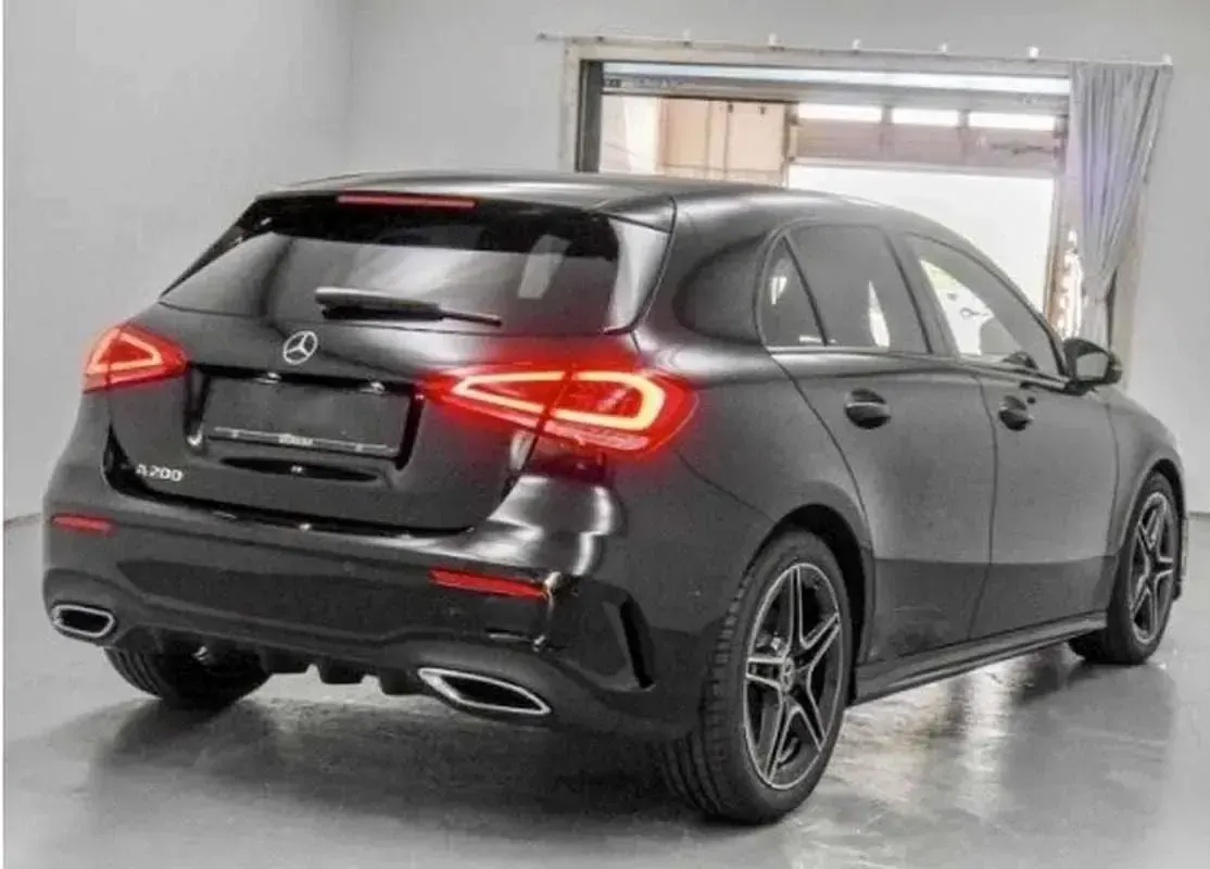 Usado Mercedes A200 AMG 162 CV (119 kW) 2018 Negro Utilitario