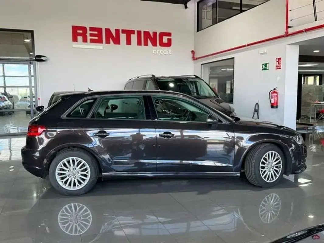 Usado Audi A3 Sportback 116 CV (85 kW) 2016 Marrón Utilitario
