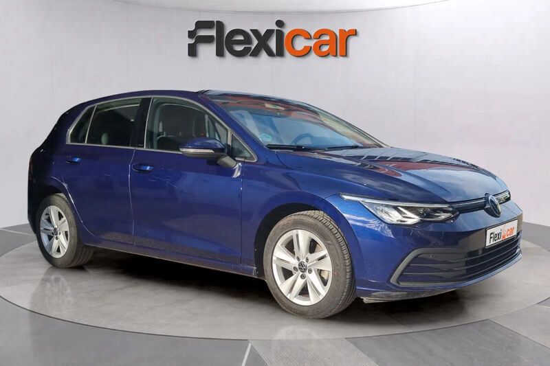 Azul Usado 2021 VW Golf VIII Life Berlina | 17.390 € (Buen precio) - Imagen 1/4