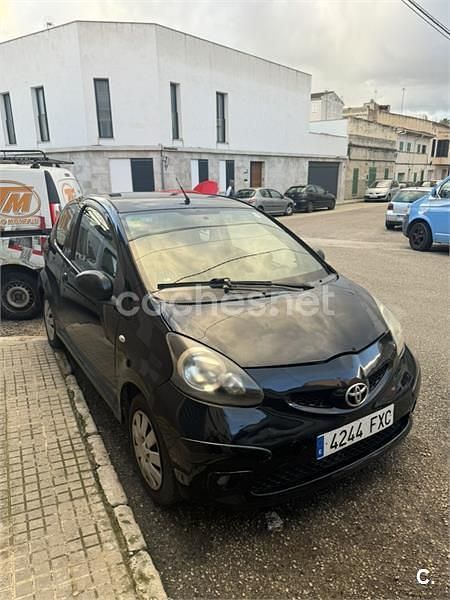 Negro Usado 2007 Toyota Aygo Utilitario | 2350 € (Precio justo) - Imagen 1/2