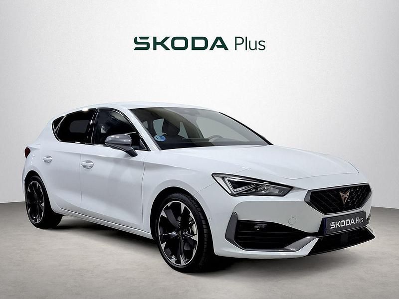 Blanco Usado 2024 Cupra Leon Berlina | 26.900 € (Precio justo) - Imagen 1/4