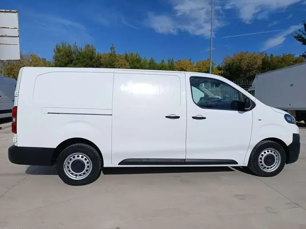 Usado Citroën Jumpy Comfort 122 CV (89 kW) 2018 Blanco Monovolumen