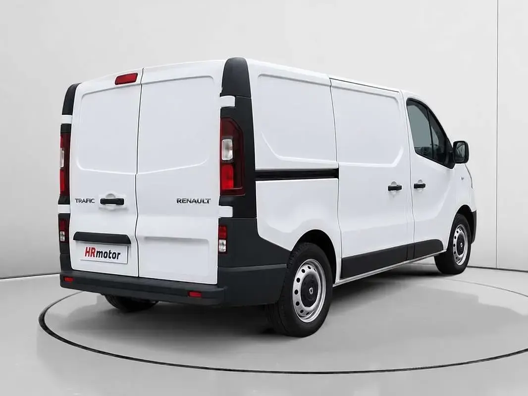 Usado Renault Trafic 114 CV (83 kW) 2016 Blanco Monovolumen