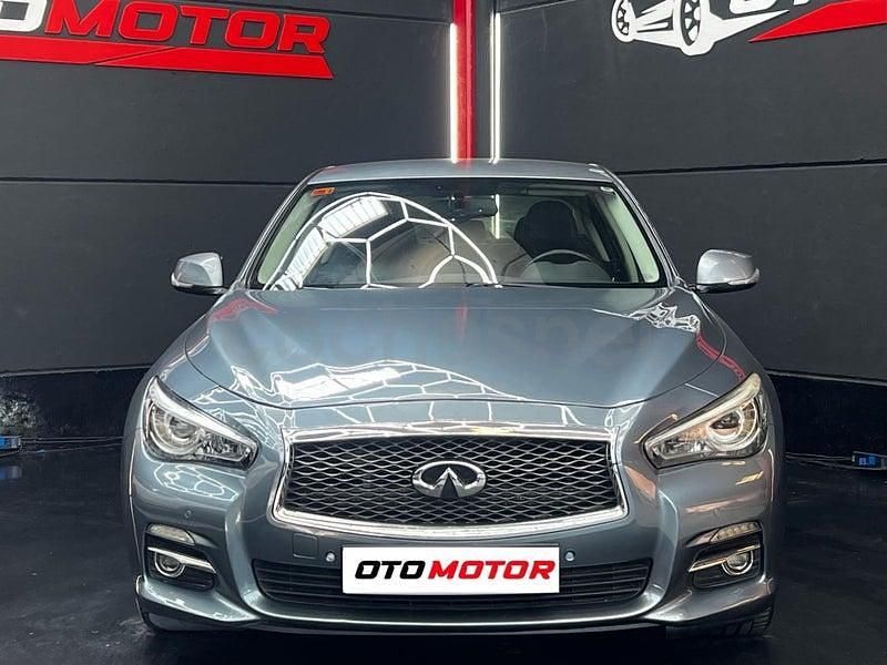 Usado Infiniti Q50 170 CV (125 kW) 2017 Gris / plata Berlina