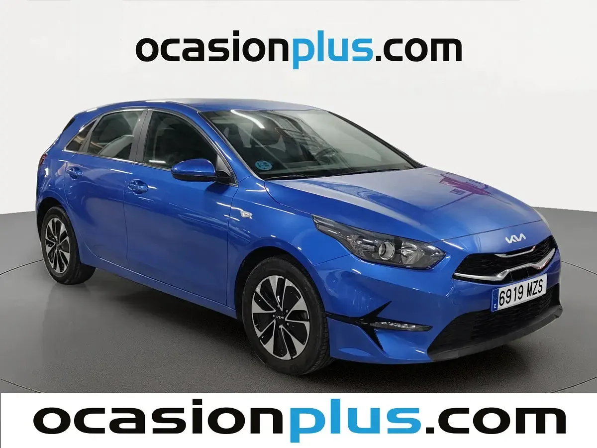 Usado Kia Ceed 101 CV (74 kW) 2025 Azul Utilitario
