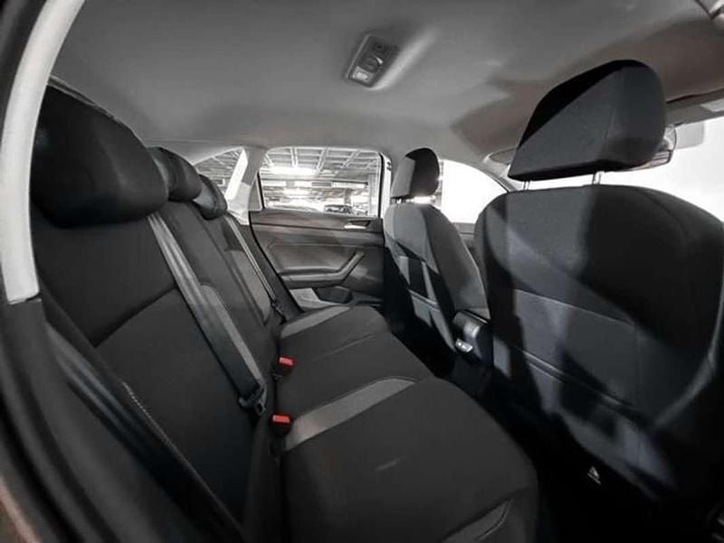 Usado VW Taigo 95 CV (69 kW) 2022 Gris SUV