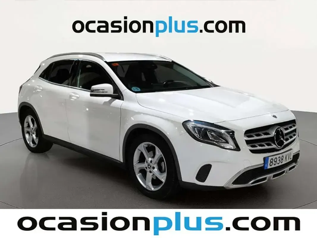Usado Mercedes GLA180 122 CV (89 kW) 2019 Blanco SUV