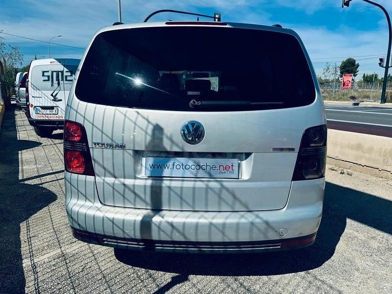 Usado VW Touran Advance 105 CV (77 kW) 2009 Gris / plata Monovolumen
