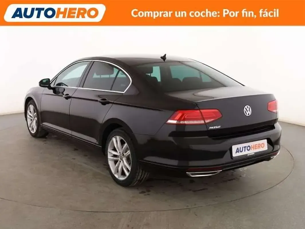 Usado VW Passat Advance 150 CV (110 kW) 2018 Negro Berlina