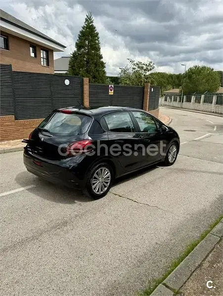 Usado Peugeot 208 Allure 82 HP (60 kW) 2018 Preto Citadino