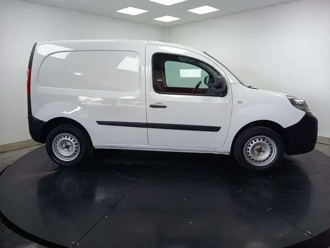 Usado Renault Kangoo 75 CV (55 kW) 2019 Blanco Monovolumen
