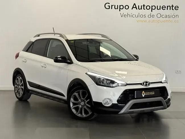 Begagnad Hyundai i20 Active 100 HK (73 kW) 2018 Vit Sedan