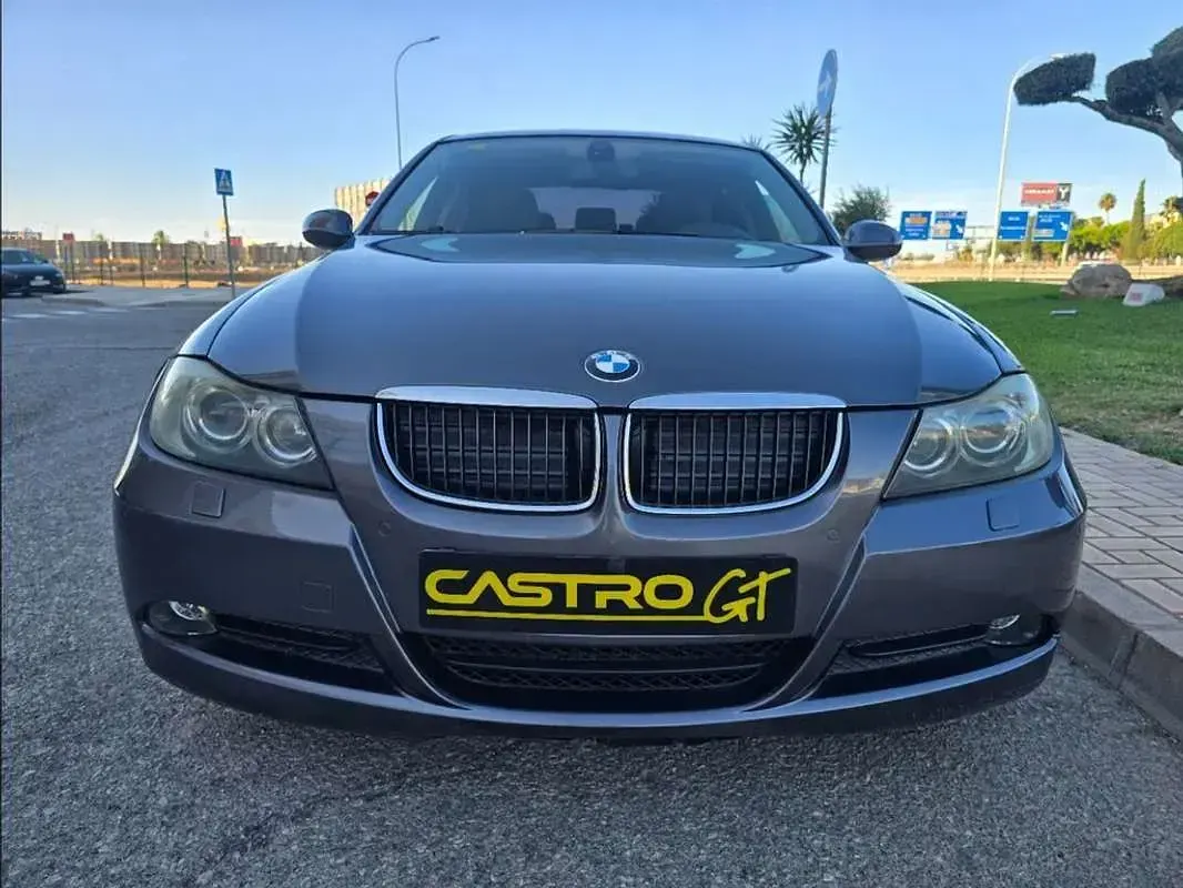 Usado BMW 320 177 CV (130 kW) 2008 Gris Berlina
