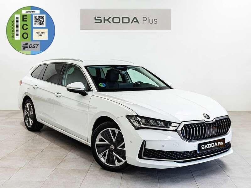Blanco Usado 2024 Skoda Superb Selection Familiar | 33.390 € (Precio justo) - Imagen 1/4