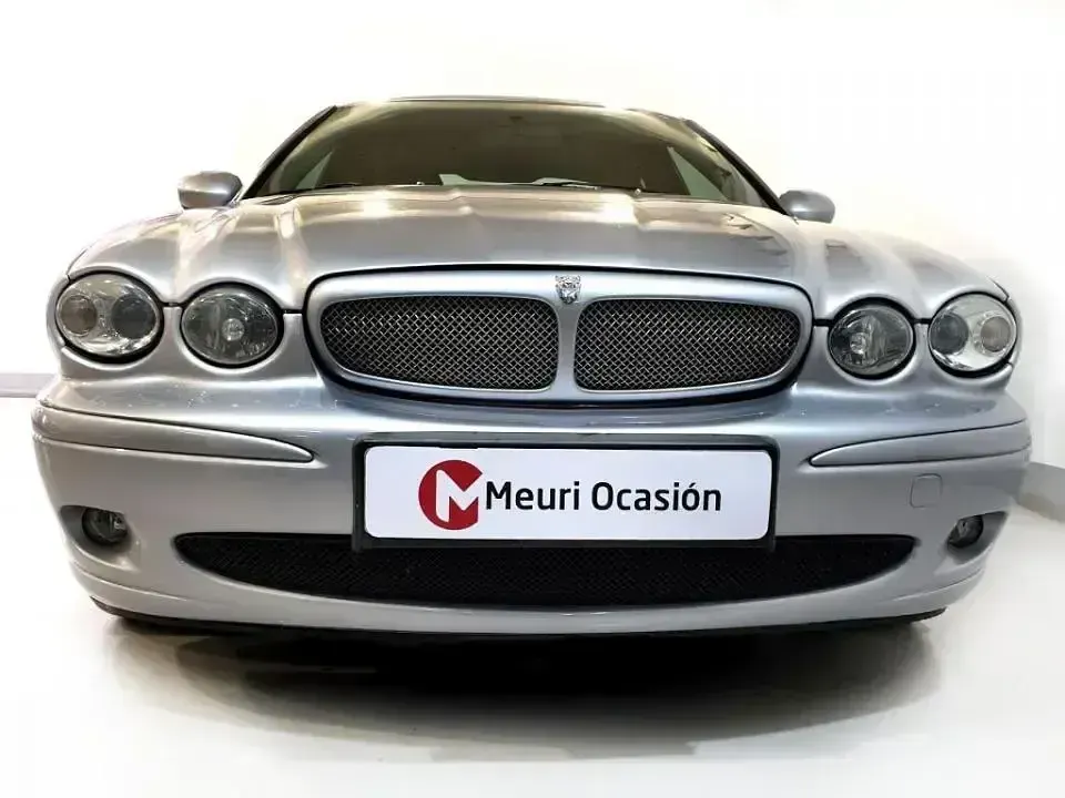 Usado Jaguar X-type Executive 131 CV (96 kW) 2005 Gris Berlina