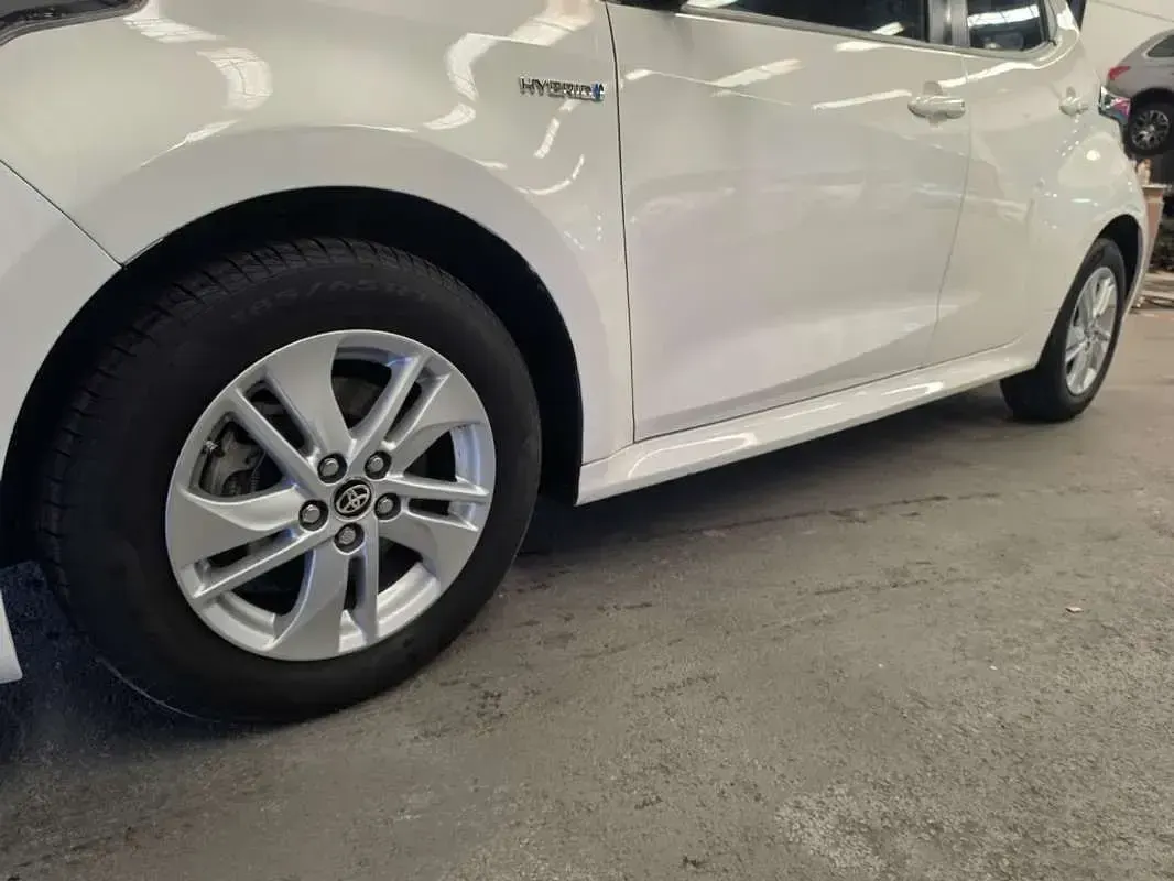 Usado Toyota Yaris Business Edition 116 CV (85 kW) 2021 Blanco Utilitario