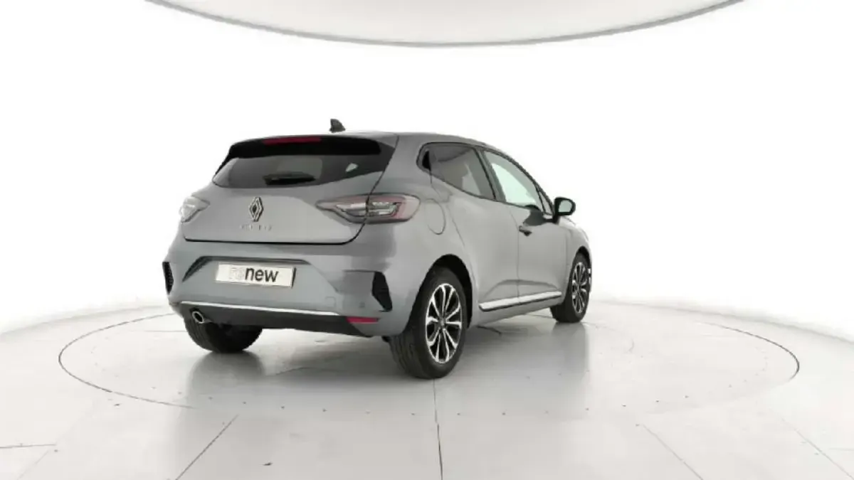 Usado Renault Clio V Techno 101 CV (74 kW) 2025 Gris Berlina