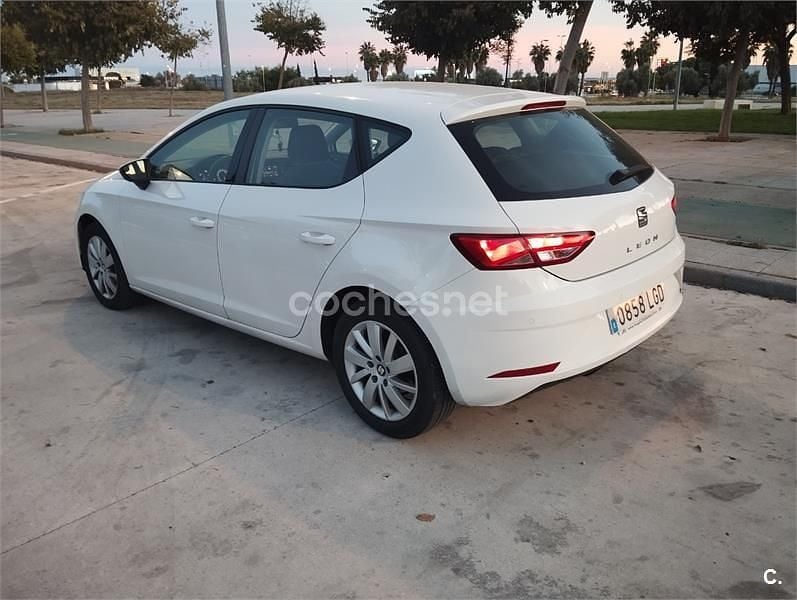Usado Seat Leon ST Style 115 CV (84 kW) 2020 Blanco Familiar