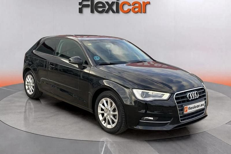 Usado Audi A3 Ambiente 110 CV (80 kW) 2014 Negro Berlina