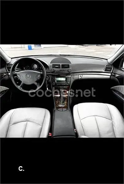 Usado Mercedes E220 Avantgarde 150 CV (110 kW) 2006 Gris / plata Berlina