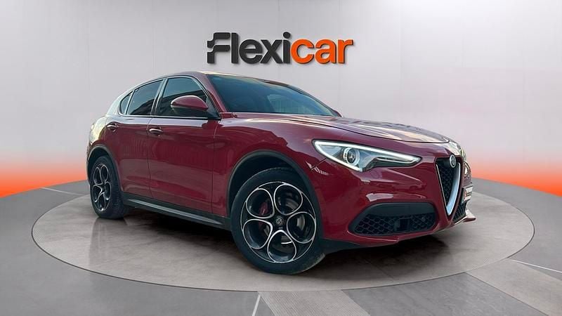 Usado Alfa Romeo Stelvio Executive 280 CV (205 kW) 2019 Rojo SUV