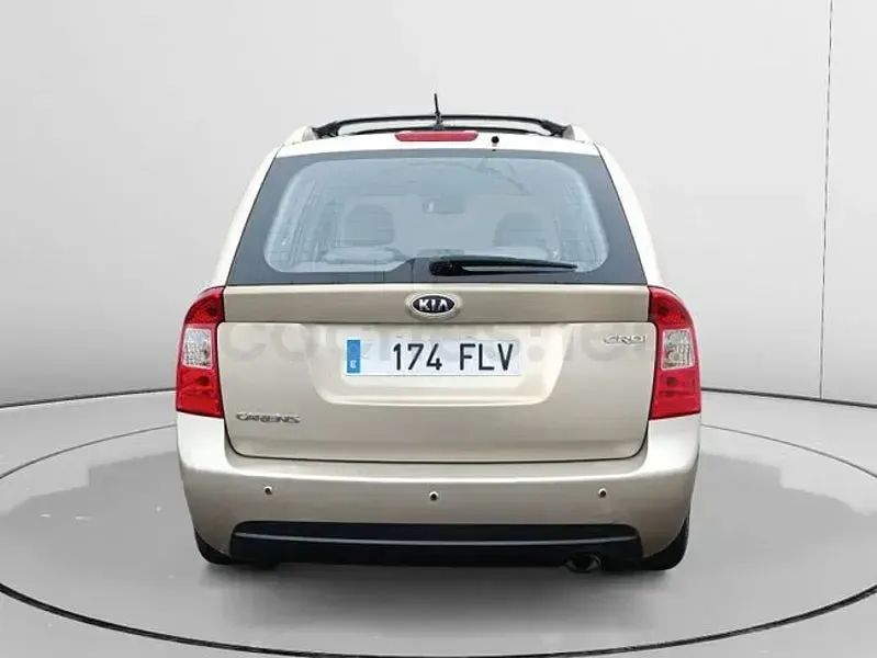 Usado Kia Carens Active 140 CV (102 kW) 2007 Beige Monovolumen