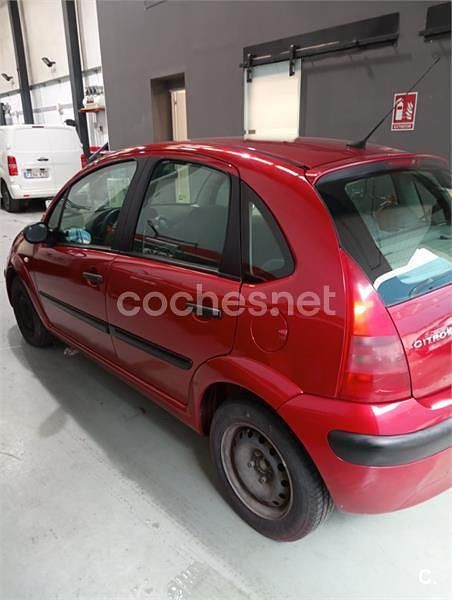 Usado Citroën C3 61 CV (44 kW) 2004 Rojo Berlina