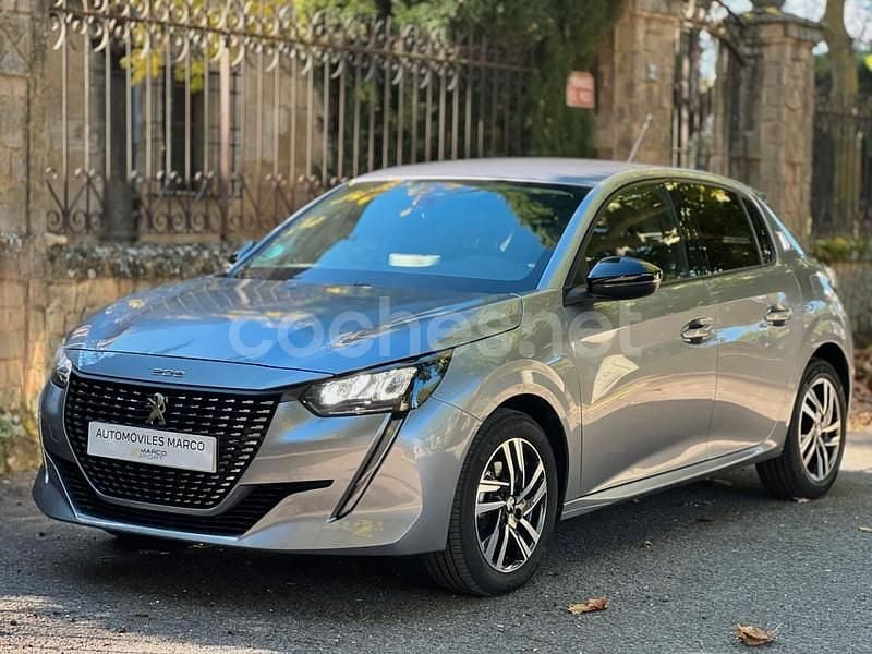 Usado Peugeot 208 Allure 100 CV (73 kW) 2022 Gris / plata Utilitario
