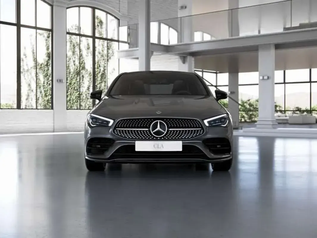 Usado Mercedes CLA220 190 CV (139 kW) 2025 Gris Coupe