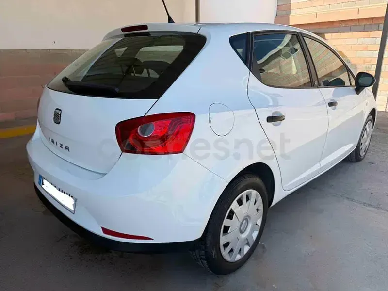 Usado Seat Ibiza Copa 90 CV (66 kW) 2011 Blanco Berlina