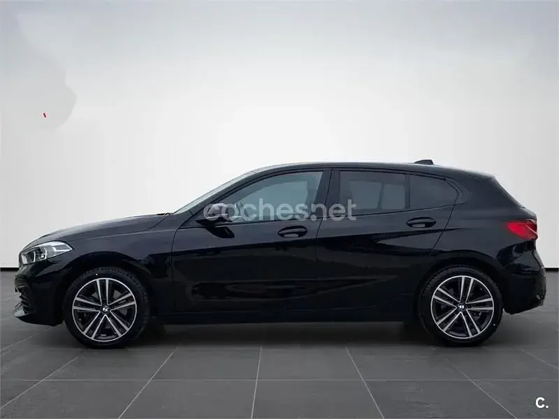 Usado BMW 118 Advantage 136 CV (100 kW) 2023 Negro Berlina