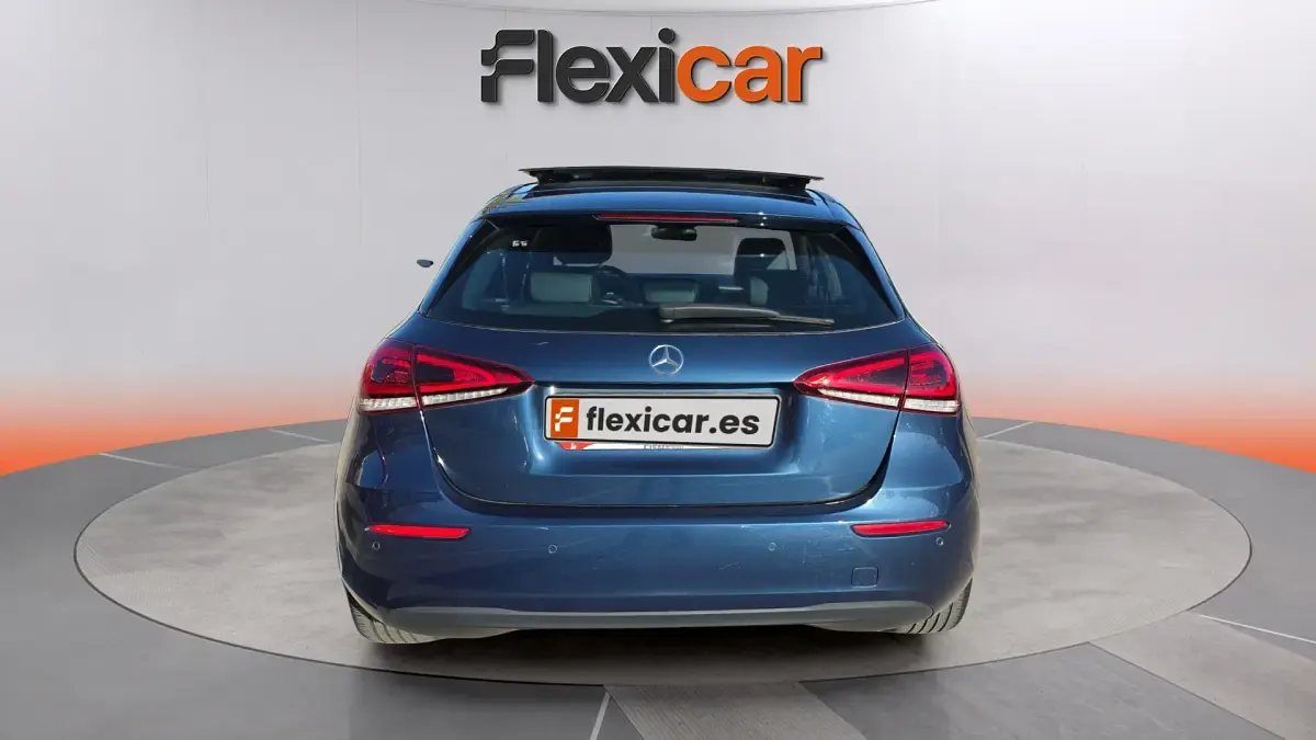 Usado Mercedes A180 136 CV (100 kW) 2019 Azul Berlina