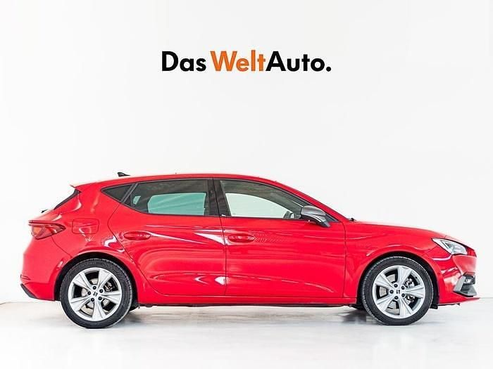Usado Seat Leon FR 150 CV (110 kW) 2022 Rojo Berlina